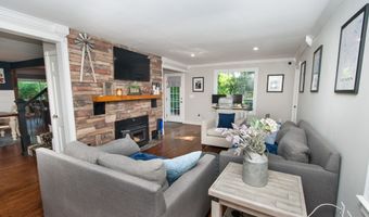 148 Middle River Rd, Danbury, CT 06811