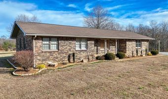 628 Tom White Rd, Big Sandy, TN 38221