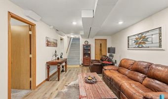 208 E Short St, Beresford, SD 57004
