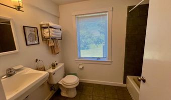 382 Lighthouse Rd, Aquinnah, MA 02535