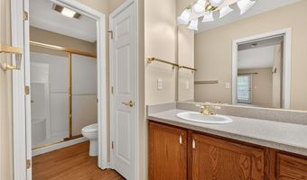 500 Glen Hollow Cir, Aurora, OH 44202