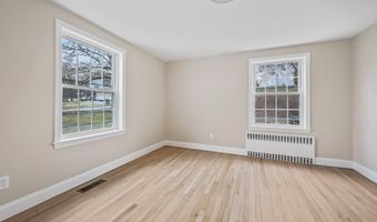 90 Battle St, Bristol, CT 06010