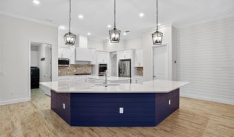 830 MANNS HARBOR Dr, Apollo Beach, FL 33572