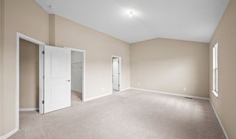 587 Surrey Dr, Aurora, OH 44202