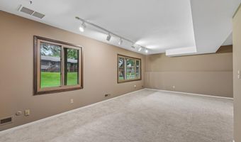 1386 Arden View Dr, Arden Hills, MN 55112