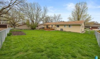 5804 W Westminster Dr, Sioux Falls, SD 57106