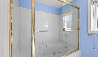 912 Cypress Point Loop, Ashland, OR 97520