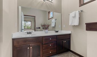 2726 11th Ave, Anoka, MN 55303