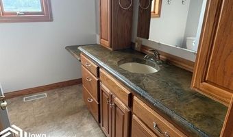 11 Oak Lake Dr, Algona, IA 50511