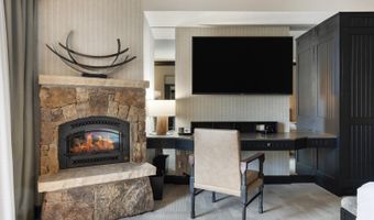 130 Daybreak Rdg Hs302, Avon, CO 81620
