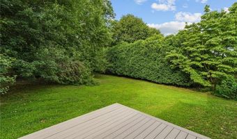 21 Hope Hill Ter, Cranston, RI 02921