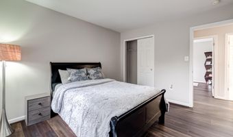 43865 LAUREL RIDGE Dr, Ashburn, VA 20147