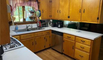 40 Aaron Ave Ave, Bristol, RI 02809