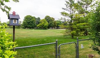 1454 Pine Valley Blvd, Ann Arbor, MI 48104
