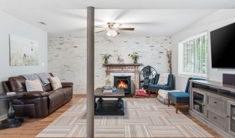 15 Bishop Cir, Albrightsville, PA 18210
