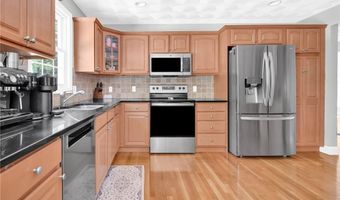 5 WEYMOUTH Ln, Coventry, RI 02816