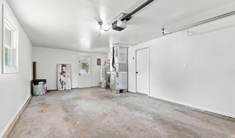 233 S Division St, Auburn, IN 46706
