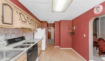78 W 28TH St, Bayonne, NJ 07002