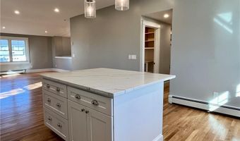45 Trout Dr, Middletown, RI 02842