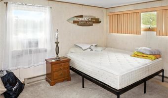 69 Longview Dr, Narragansett, RI 02882