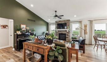 1819 8th Ave SE, Altoona, IA 50009