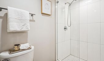 132 N GLADDEN St N, Alexandria, VA 22304