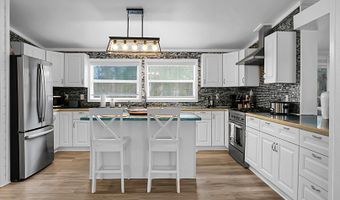 220 Albacore Rd, Bonneau, SC 29431
