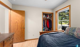 108 N Maple Ave, Brandon, SD 57005