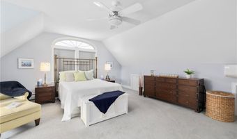 18 STARFISH Dr, Narragansett, RI 02882