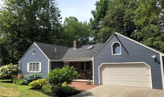 2 Marywood Ln, Cumberland, RI 02864
