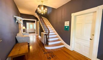 8 Crosby St, Augusta, ME 04330