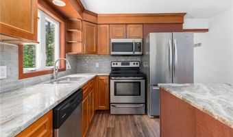 14 Bishop Hill Rd, Johnston, RI 02919
