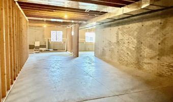 2702 Country Oaks Dr, Atlantic, IA 50022