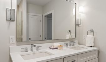 267 US Route 1, Falmouth, ME 04105