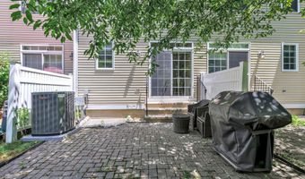 51 Faith Ln 51, Danbury, CT 06810