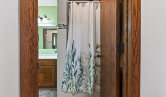 1094 Lowell Dr, Apple Valley, MN 55124