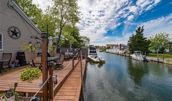 19 Buchanan Ave, Amity Harbor, NY 11701