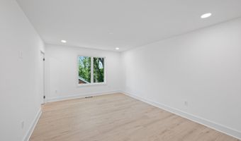 2321 N RICHMOND St, Arlington, VA 22207