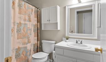 30 Sweet Meadow Ct 15, Narragansett, RI 02882
