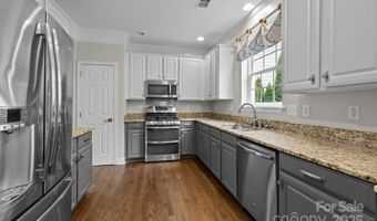 1904 Dearmon Dr, Charlotte, NC 28205