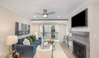75 S REYNOLDS St 411, Alexandria, VA 22304