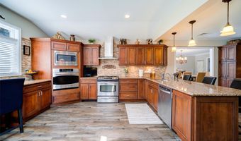 28 Haskell Ave, Airmont, NY 10901