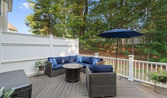 32 Bobby Jones Dr 32, Andover, MA 01810