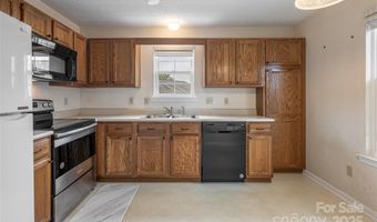 4805 Breakers Ln, Asheville, NC 28806