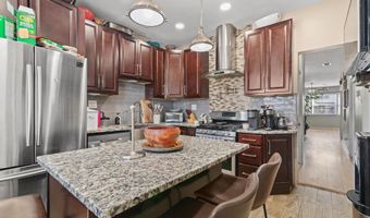 81 HUMPHREY Ave, Bayonne, NJ 07002