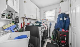 1 SOUTHDOWN Dr, Andover, NJ 07848