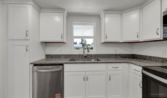 2665 E St, Springfield, OR 97477