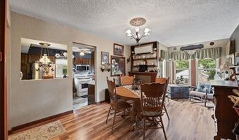 701 E 1st St, Anamosa, IA 52205