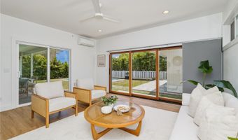 5872 Haleola St, Honolulu, HI 96821