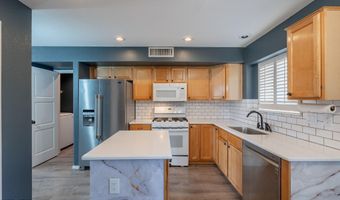 1070 W LARK Dr, Chandler, AZ 85286